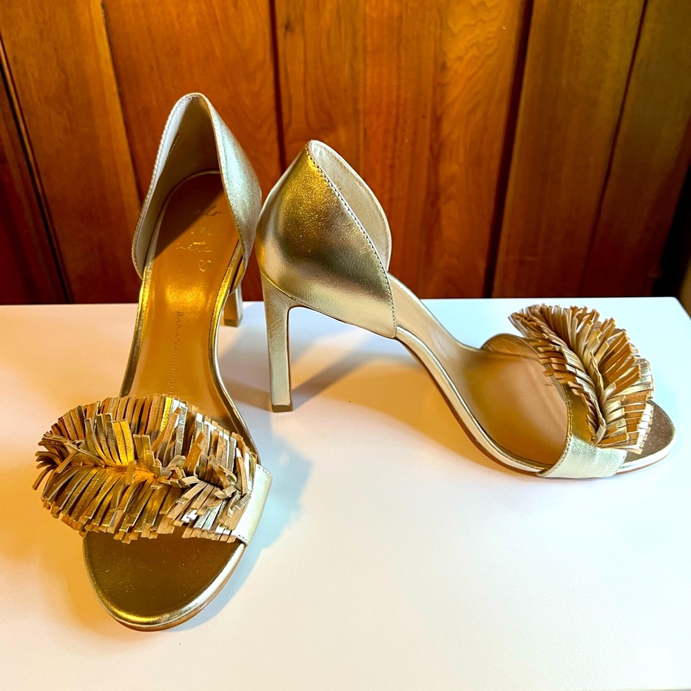 Banana Republic Gold Heels - NWOB